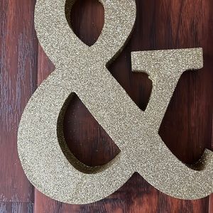 Gold sparkle good for party are wedding looks new.